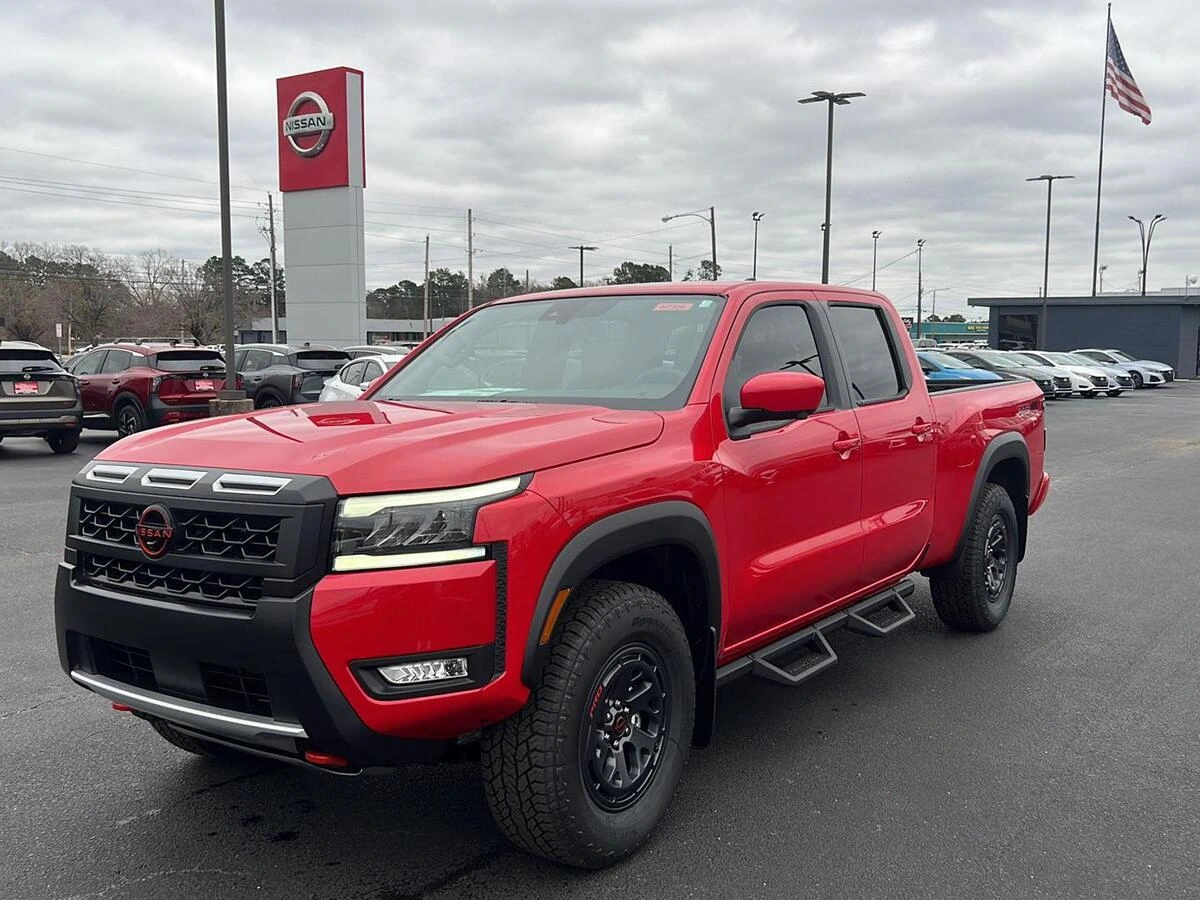 2026 Nissan Frontier PRO-4X's photo