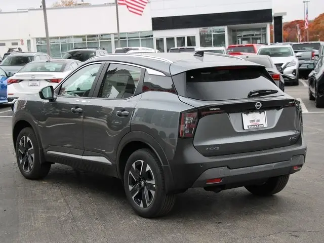 2026 Nissan Kicks SV photo 4