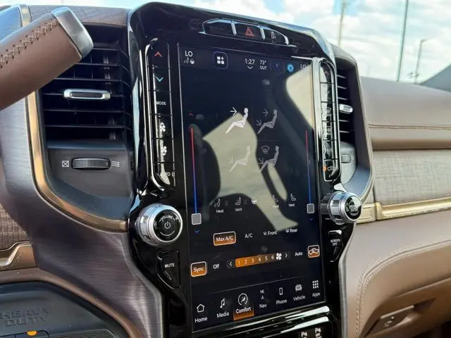 2024 Ram 3500 Laramie Longhorn photo 23