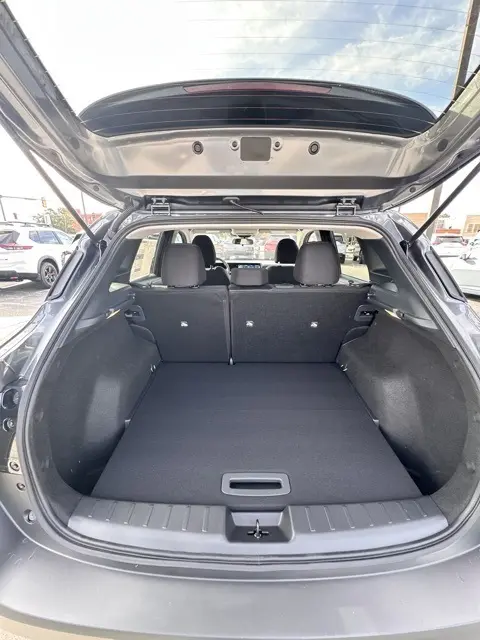 2026 Nissan Kicks SV photo 6