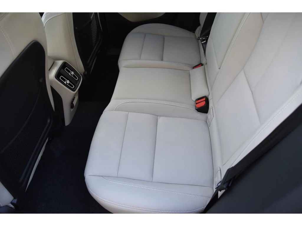 2026 Volvo - image 13