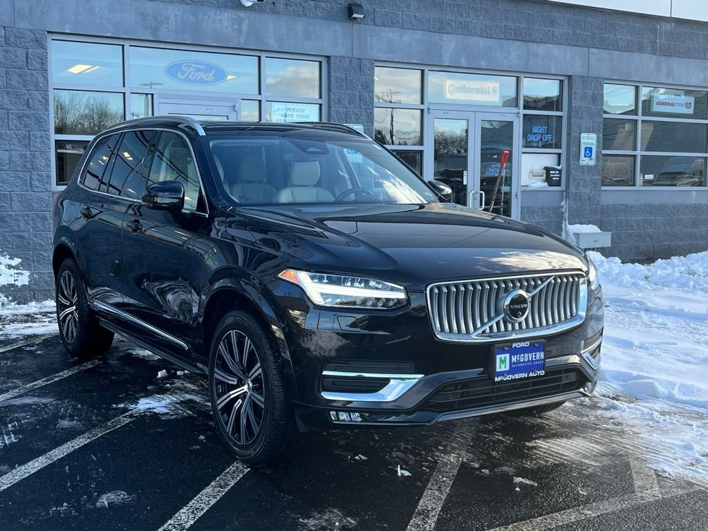 2025 Volvo - image 10