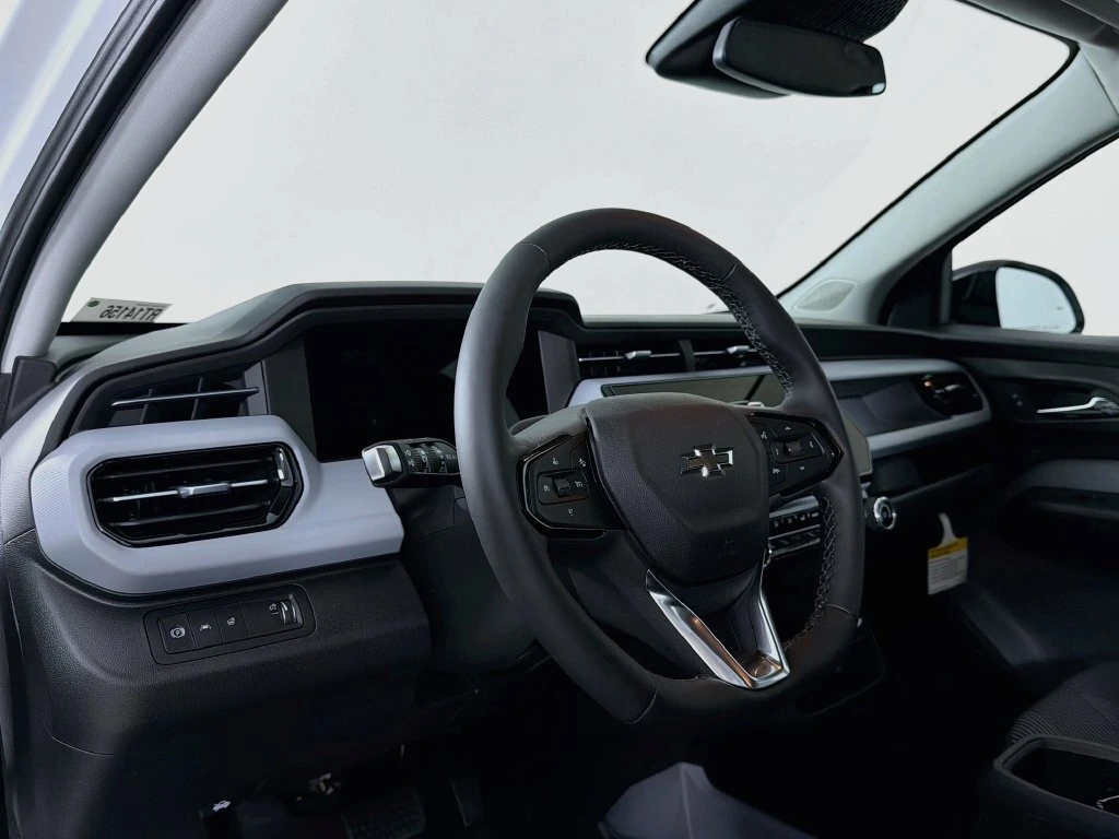 2027 Chevrolet Bolt EV LT - Photo 9