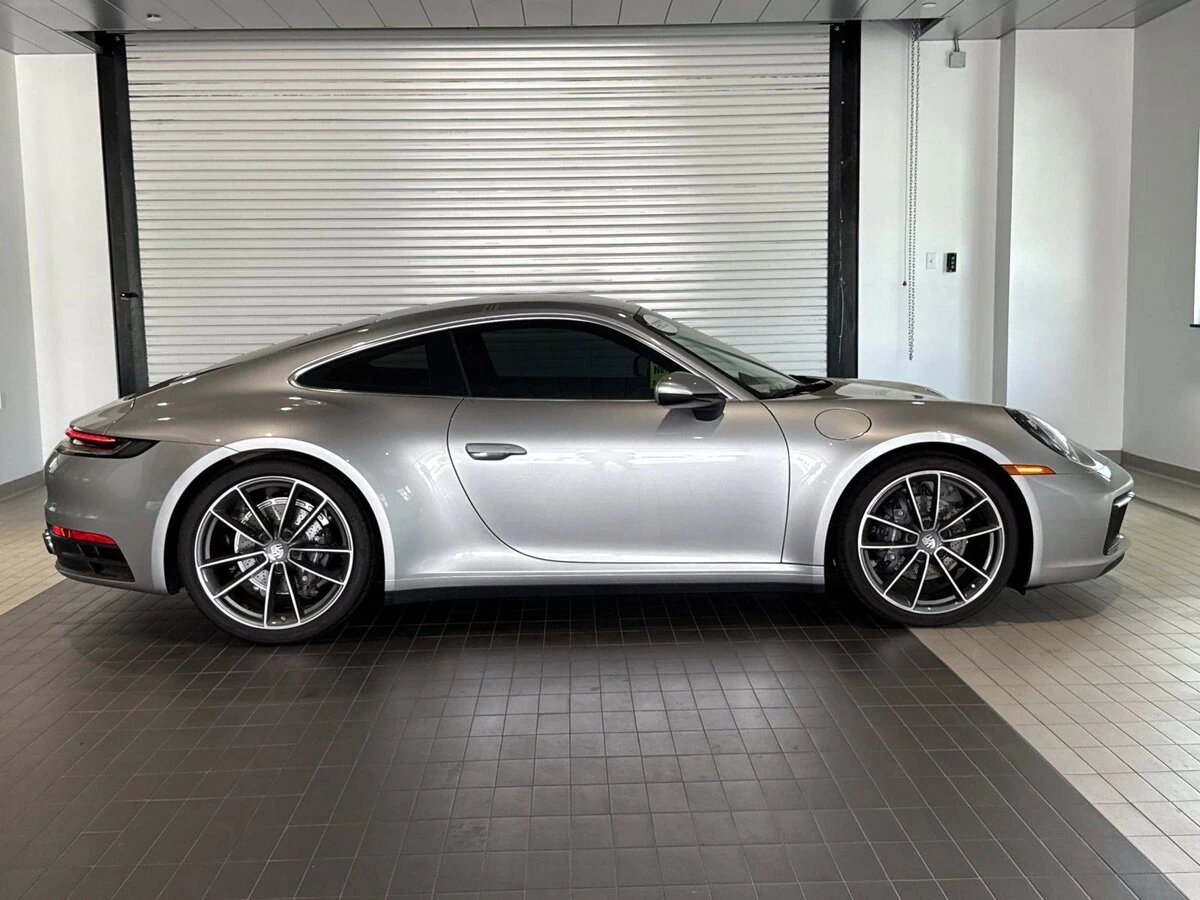 2024 Porsche 911 - Photo 23