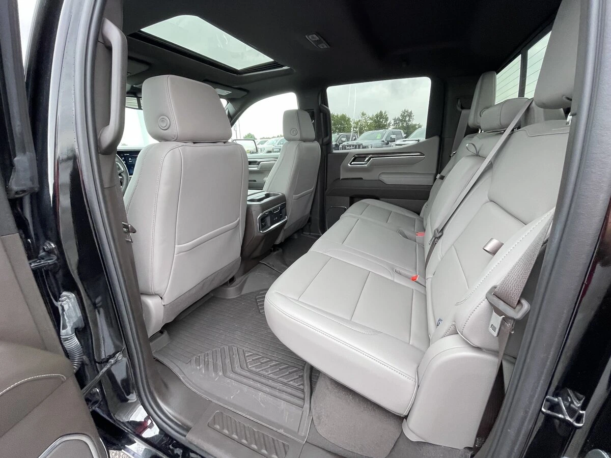 2024 Chevrolet Silverado 1500 LTZ - Photo 14