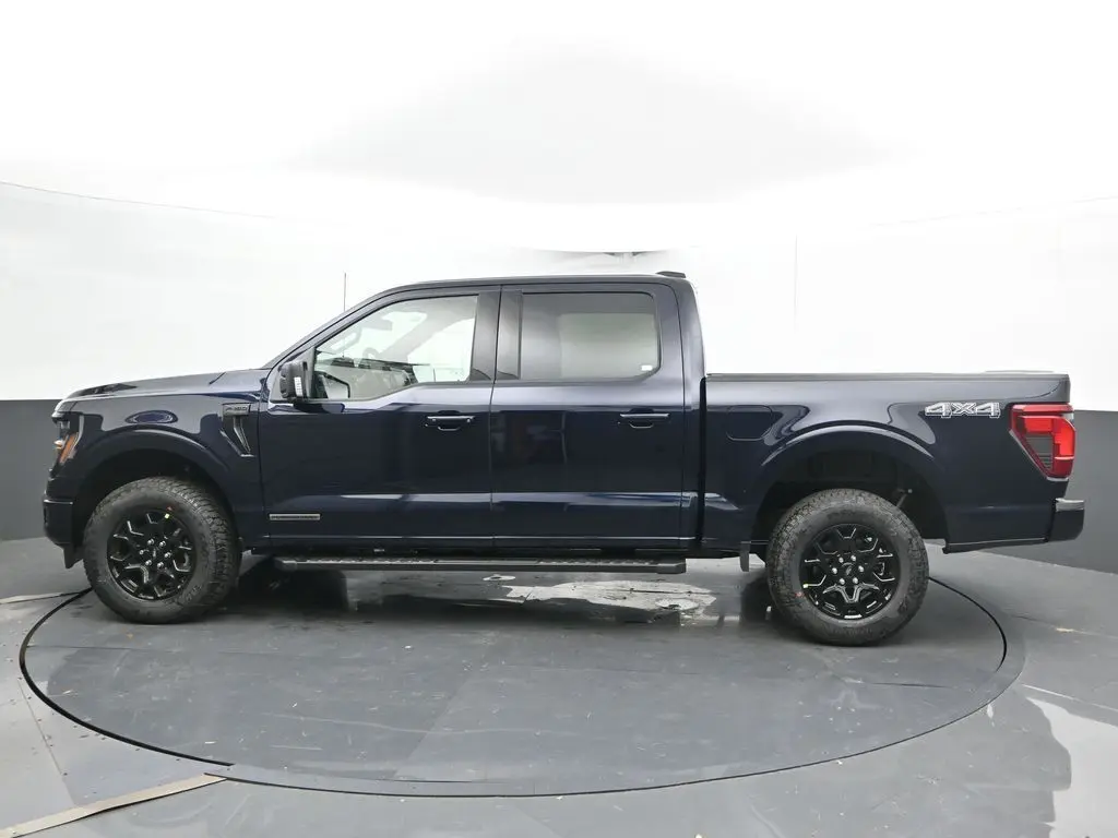 2025 Ford F-150 XLT photo 2