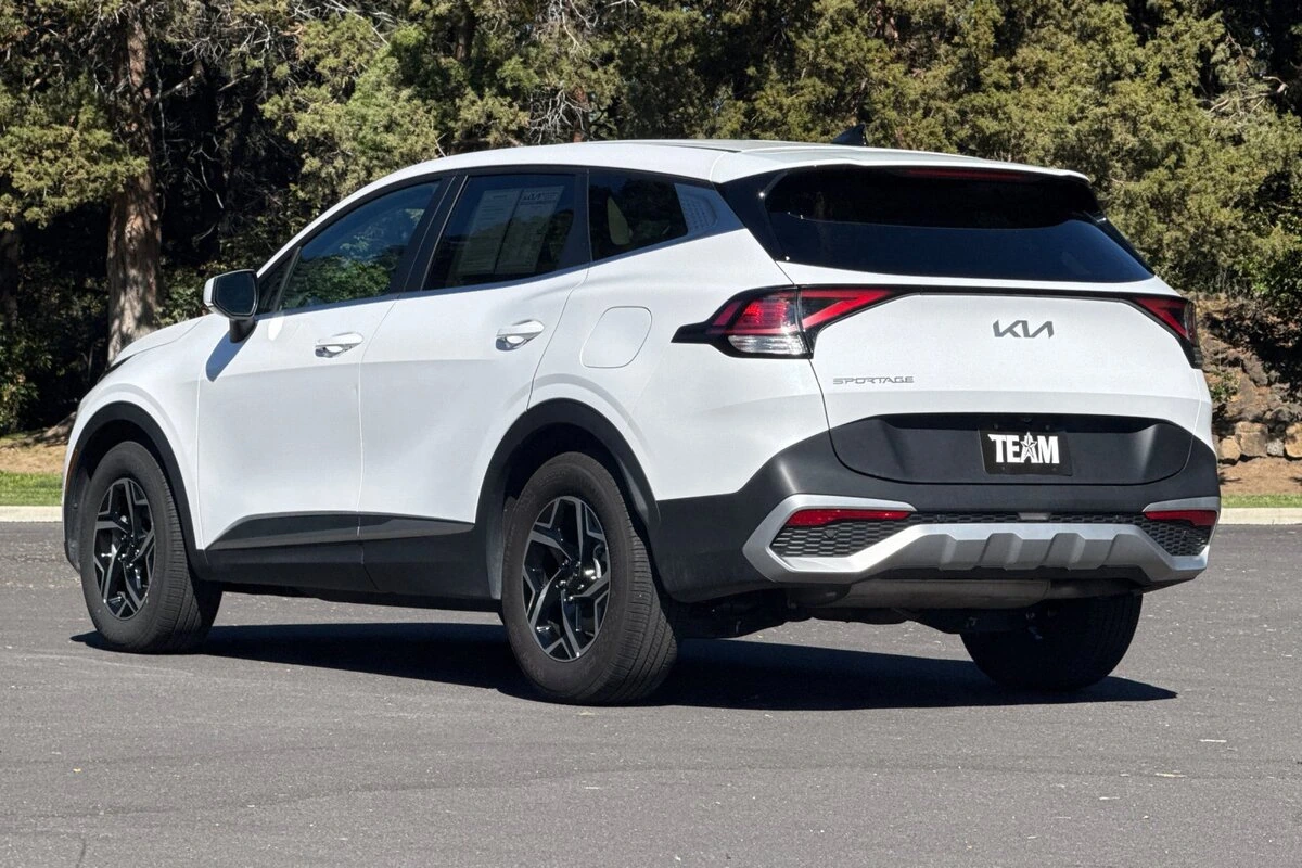 2025 Kia Sportage LX - Photo 6