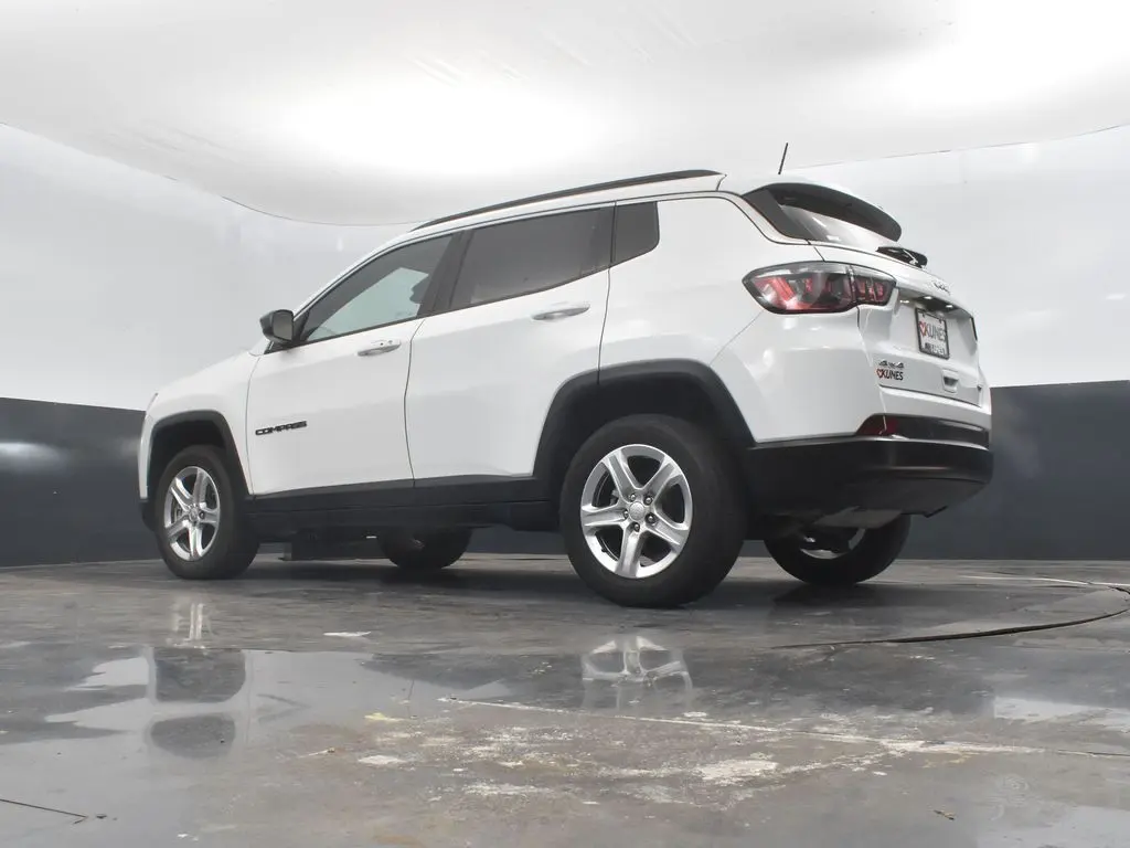 2023 Jeep Compass Latitude photo 41