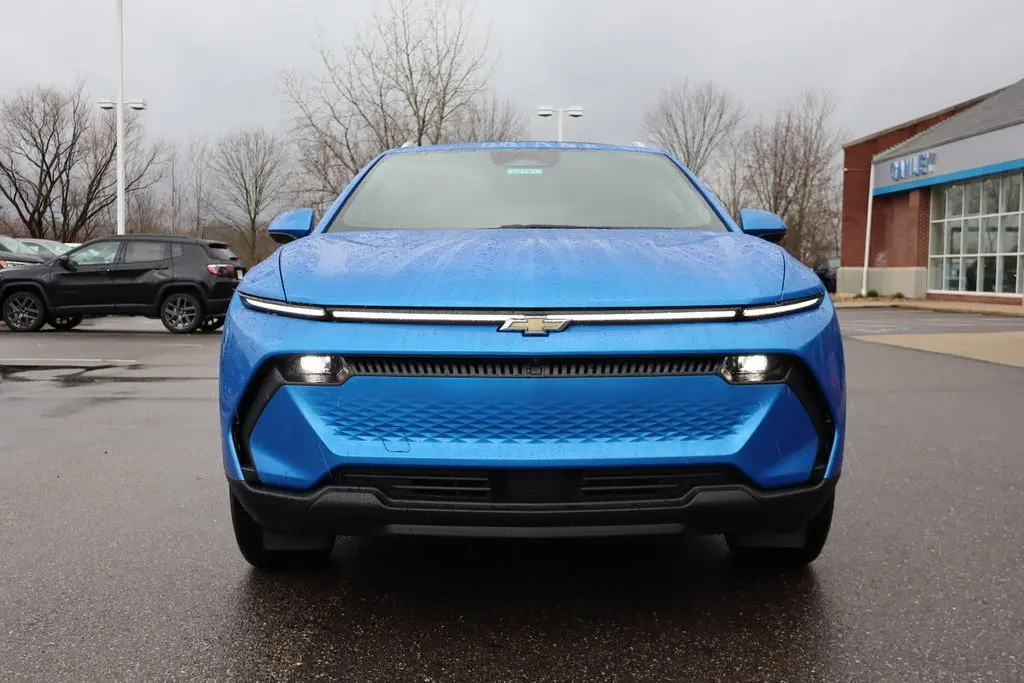 2026 Chevrolet Equinox EV 1LT photo 2