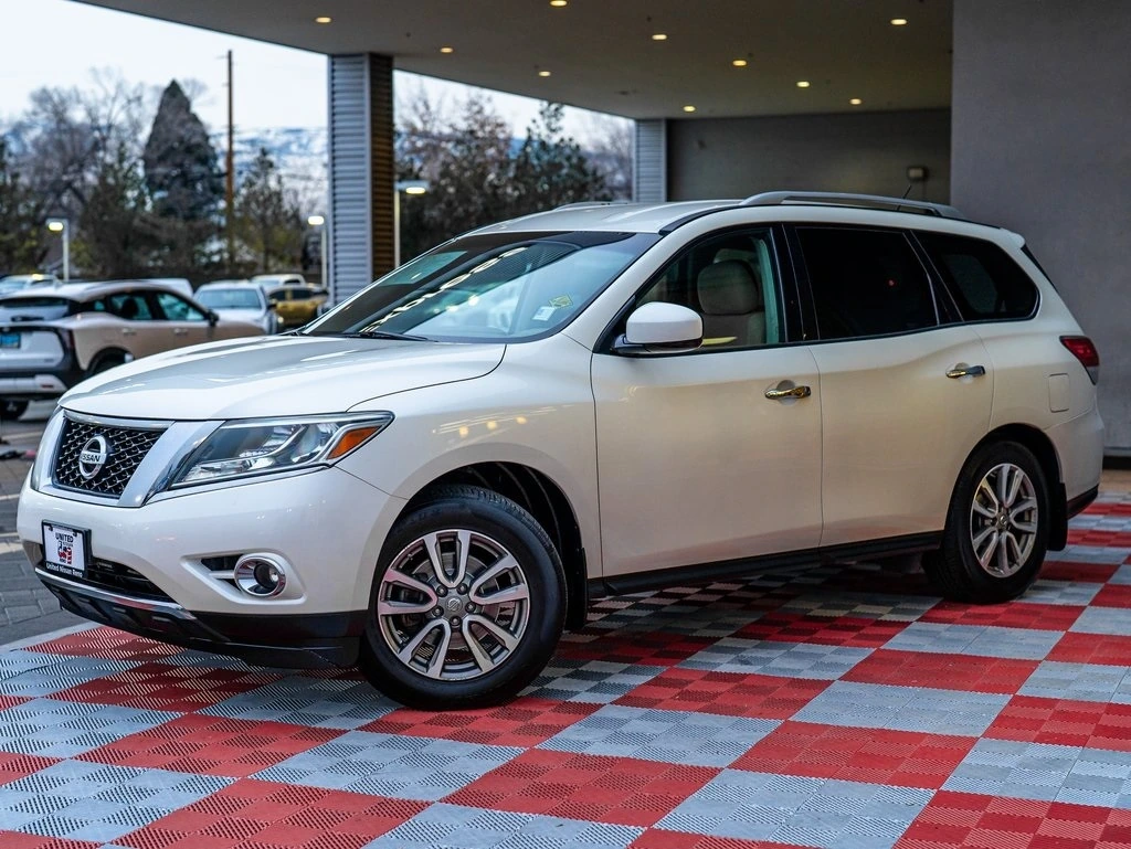 2015 Nissan Pathfinder SV