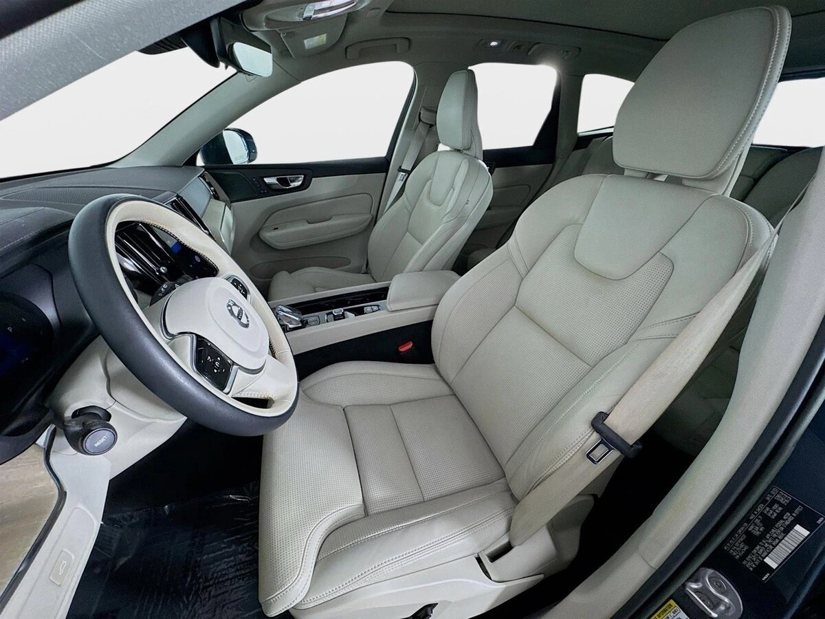 2023 Volvo - image 11