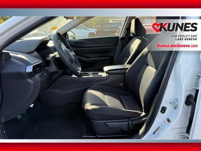 2023 Nissan Altima 2.5 S photo 9