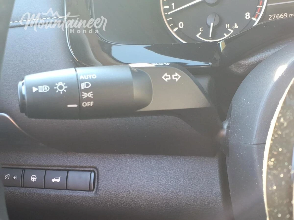 2025 Nissan Pathfinder SL - Photo 35