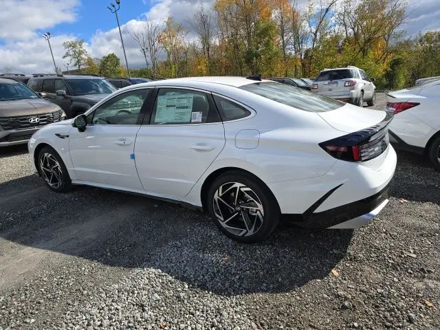 2026 Hyundai Sonata SEL Sport photo 3