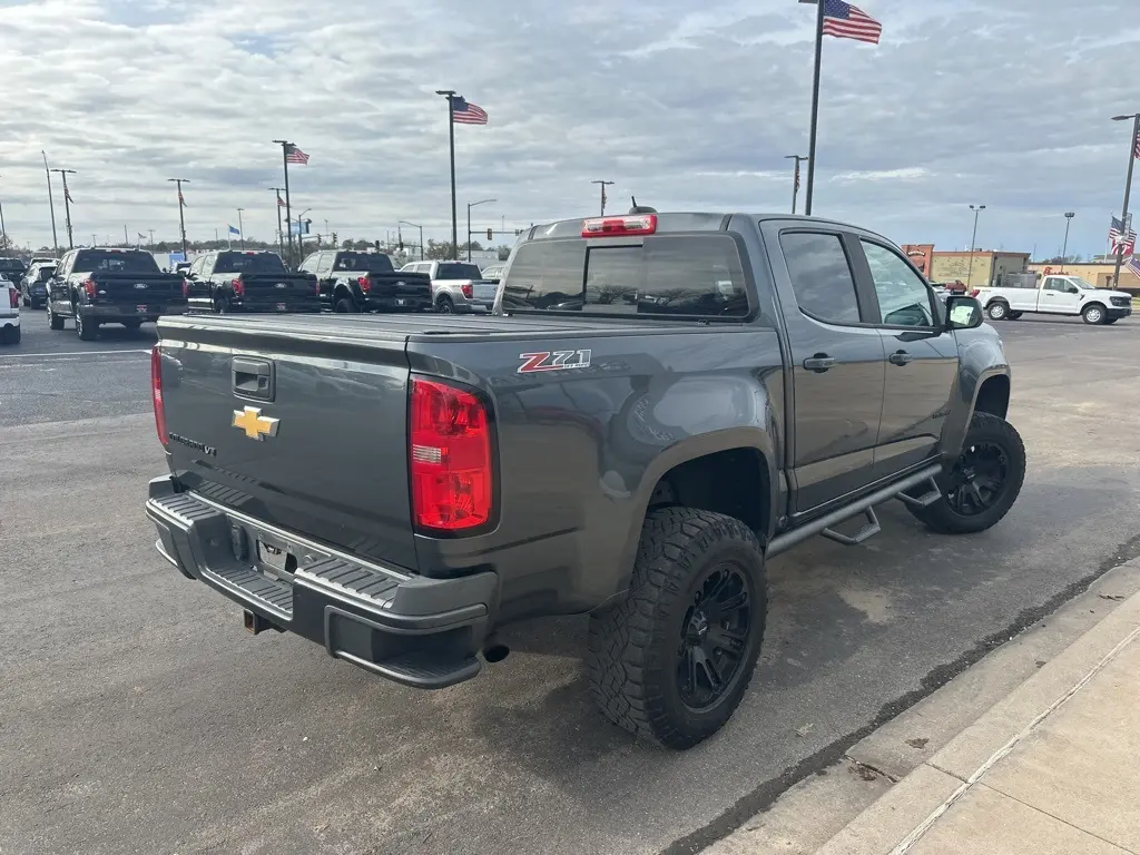 2017 Chevrolet Colorado Z71 photo 3