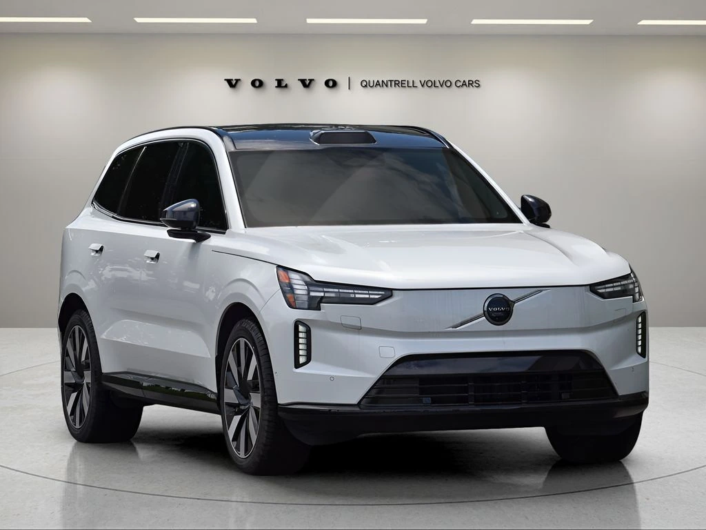 2025 Volvo - image 2