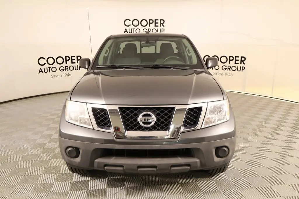 2016 Nissan Frontier SV photo 6
