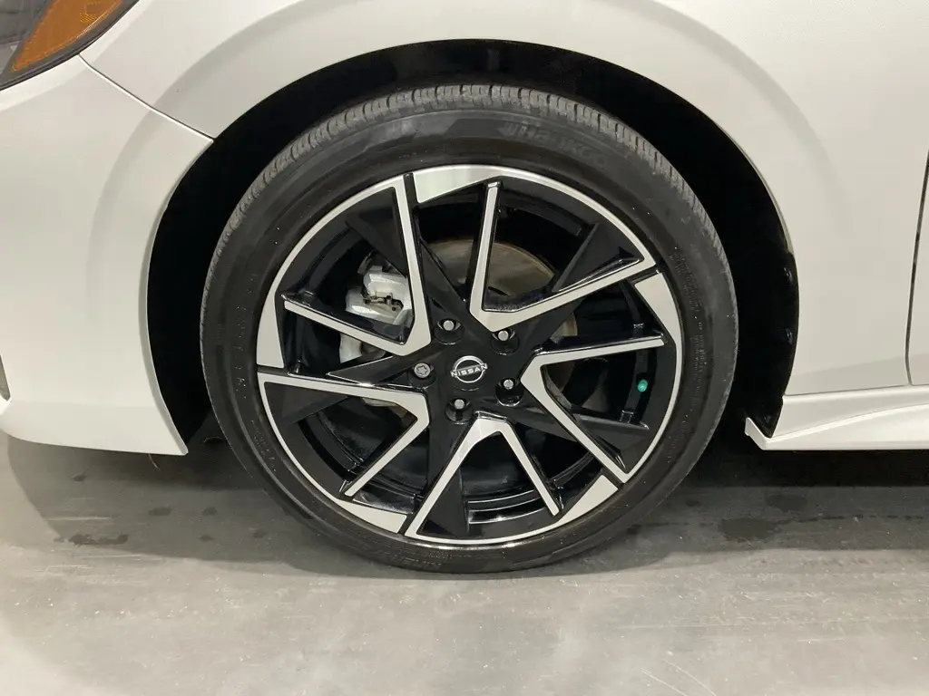 2024 Nissan Sentra SR photo 6