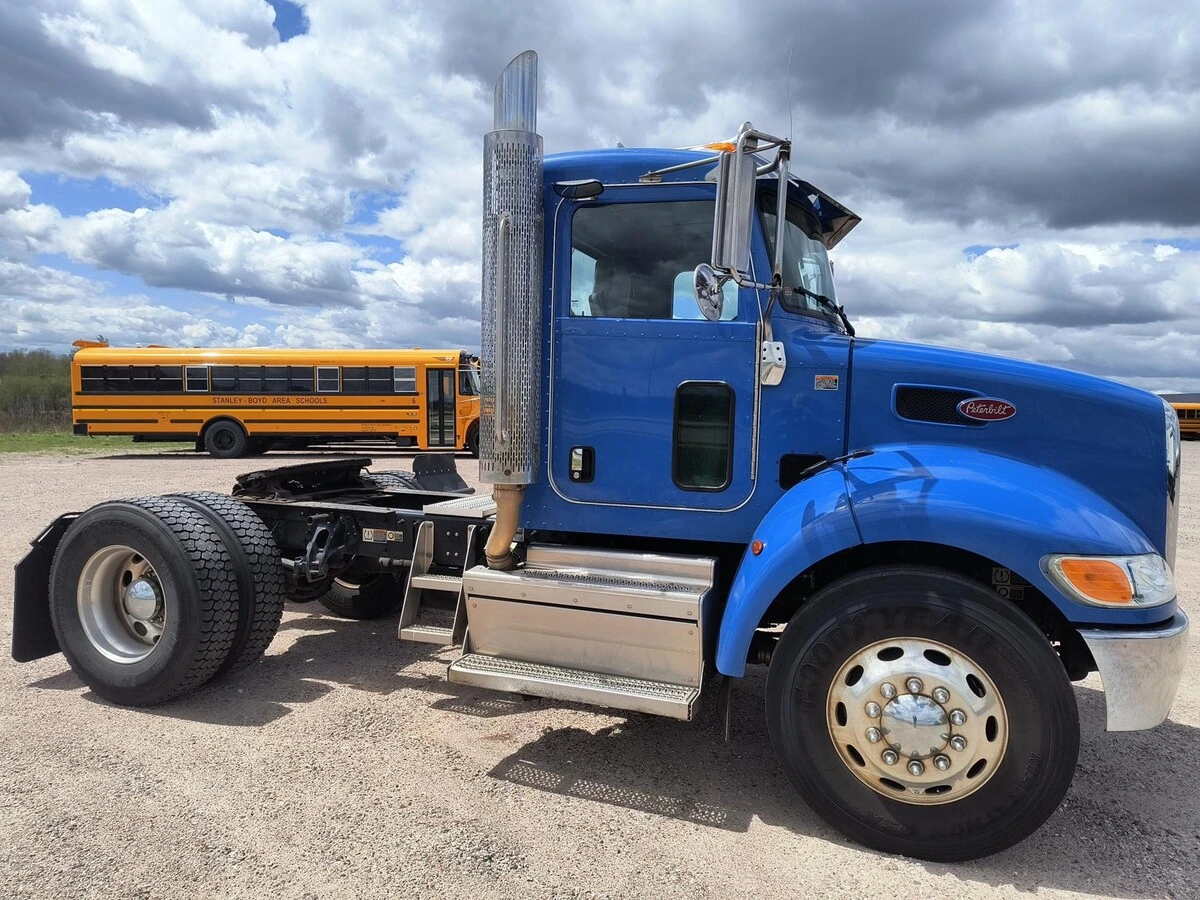 2020 Peterbilt 337 in Wausau, WI — photo 3