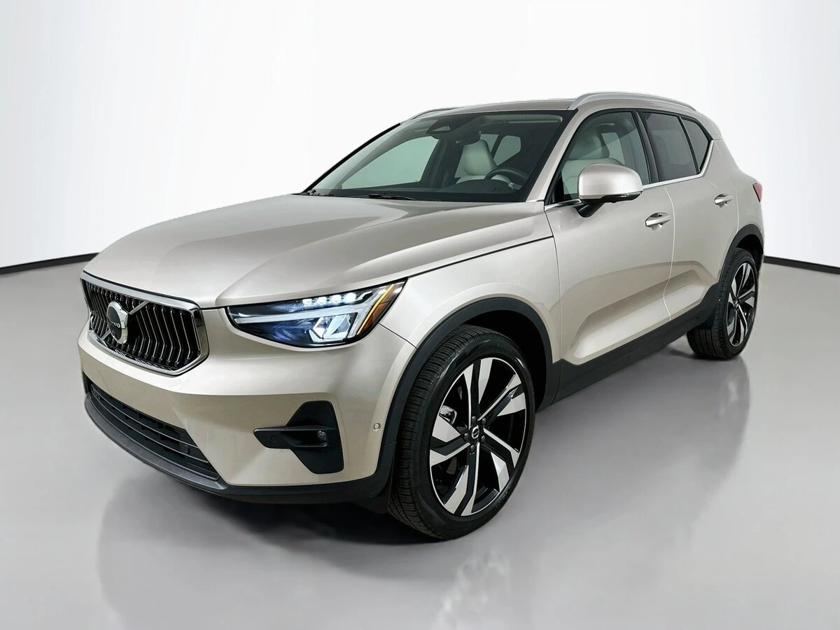2024 Volvo XC40