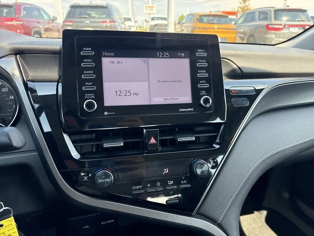2023 Toyota Camry SE photo 13