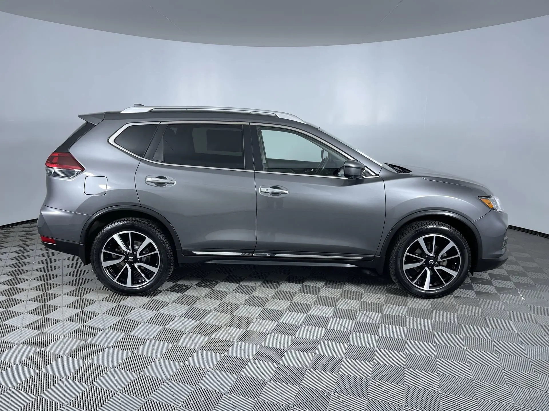 2018 Nissan Rogue SL photo 9