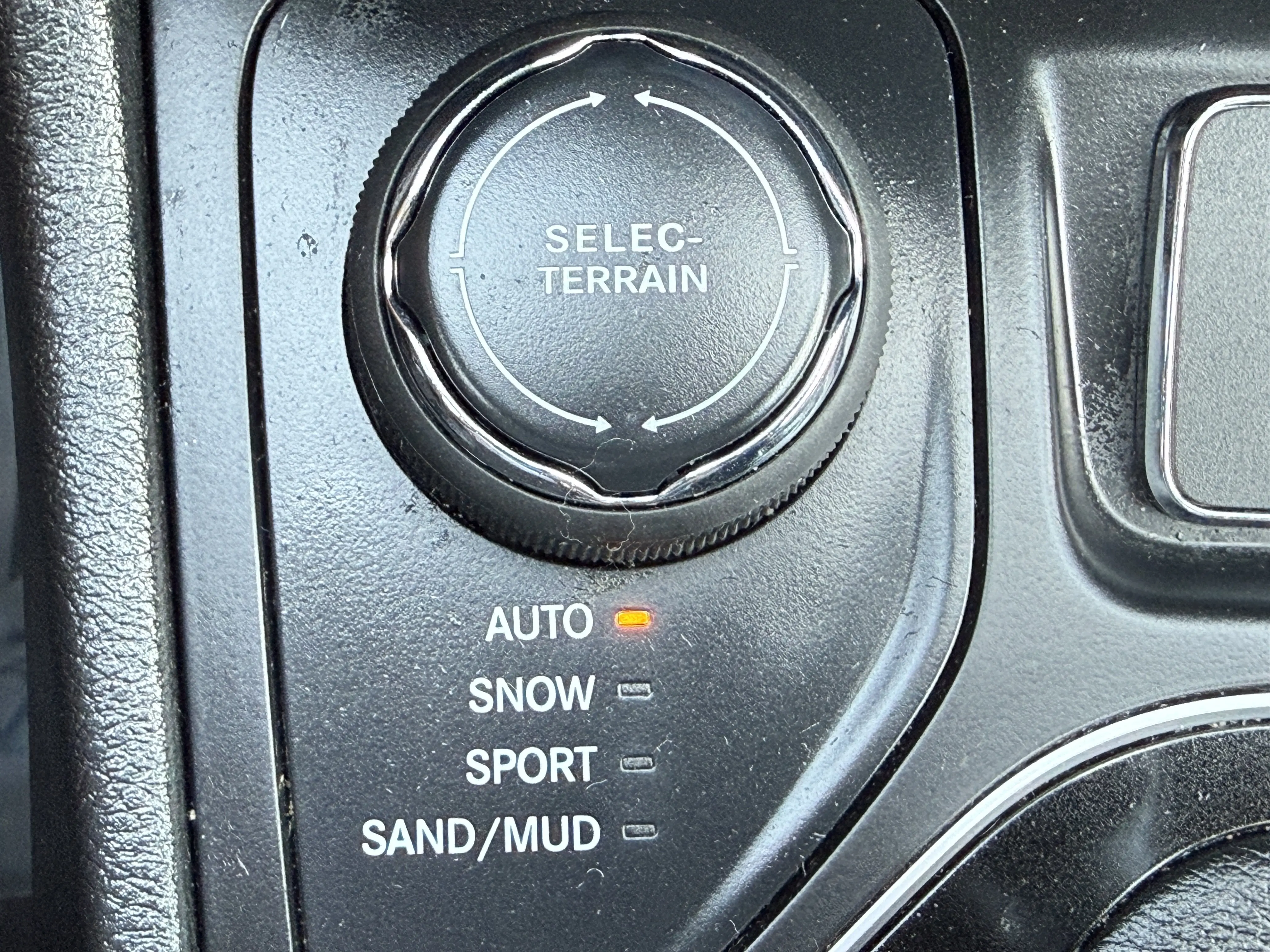 2022 Jeep Cherokee Limited photo 28