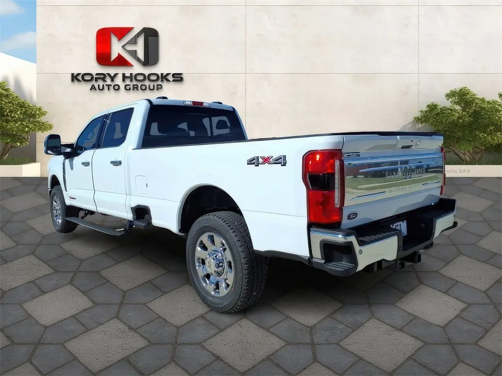 2026 Ford F-350 King Ranch photo 2