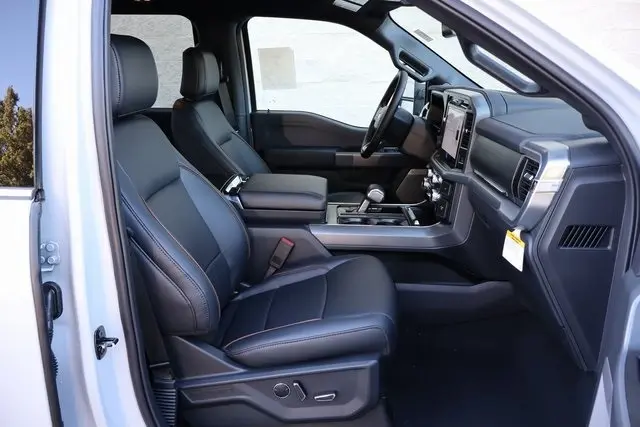 2025 Ford F-150 Lariat photo 38