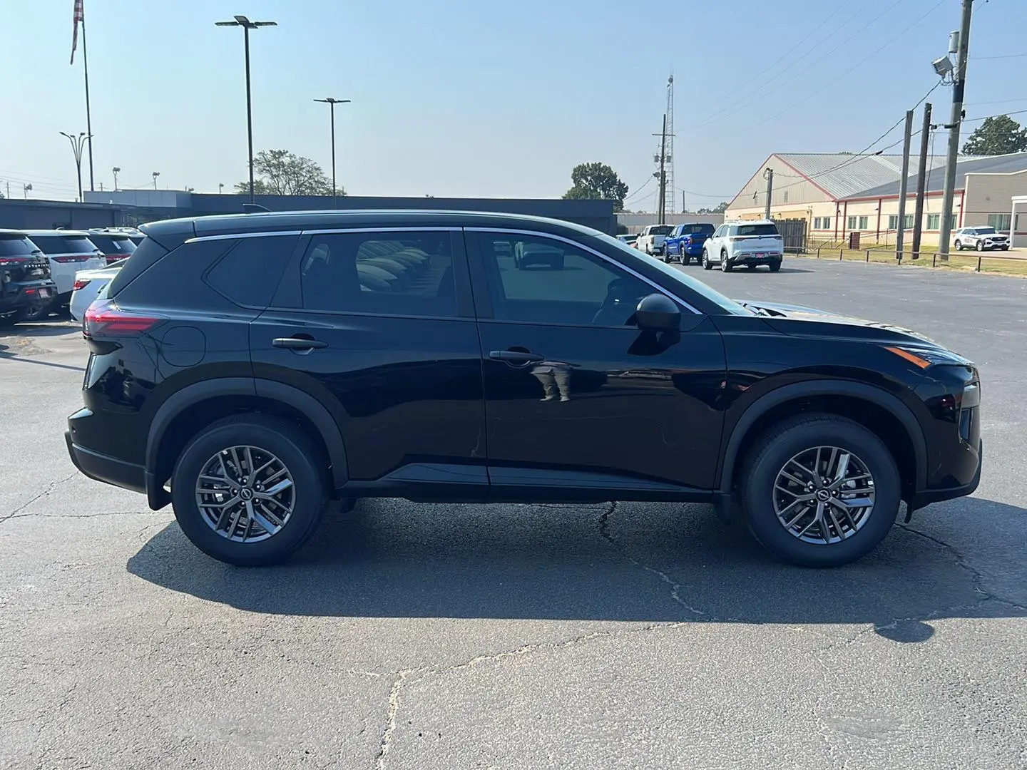 2026 Nissan Rogue S photo 3