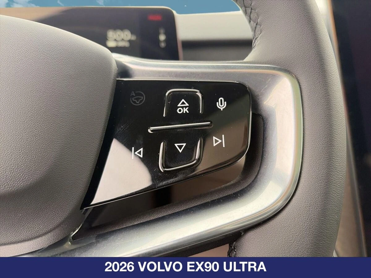 2026 Volvo - image 18