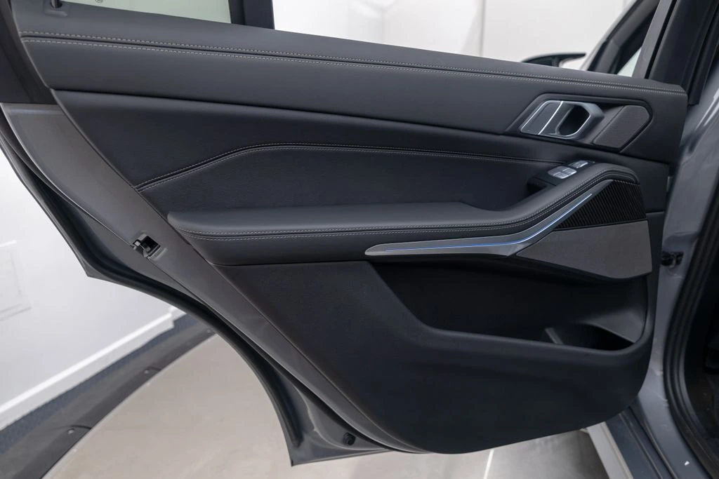 2025 BMW X7 M60i - Photo 27