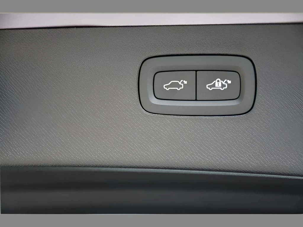 2026 Volvo XC90 Plus - Photo 24
