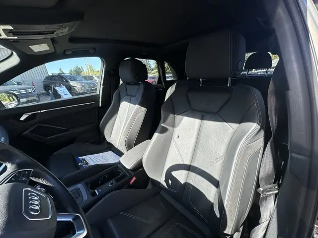 2021 Audi Q3 S line Premium Plus 45 TFSI photo 9
