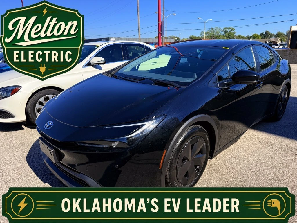 2025 Toyota Prius LE