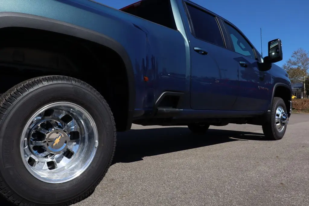 2026 Chevrolet Silverado LT photo 35