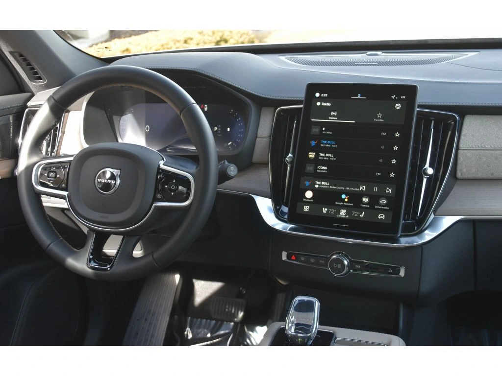 2026 Volvo - image 17