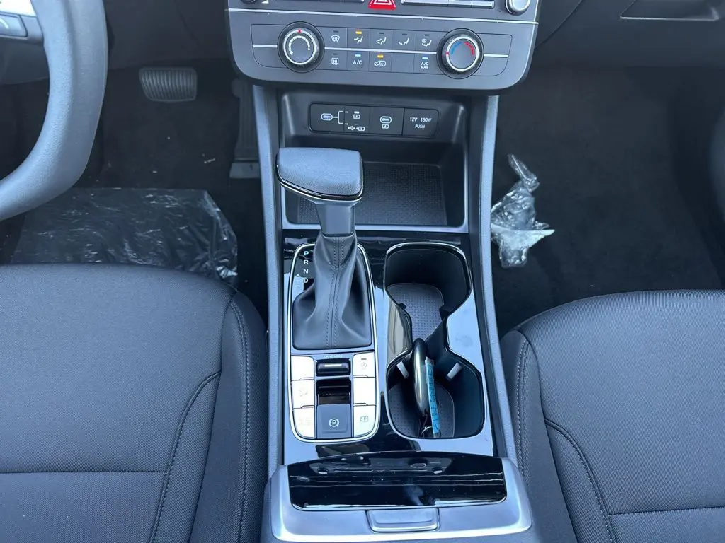2026 Hyundai Tucson SE photo 30