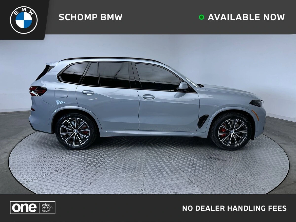 2025 BMW X5 xDrive50e's photo