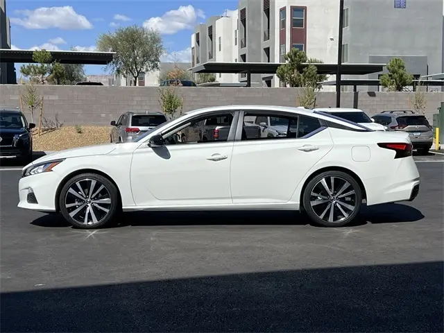 Used 2022 Nissan Altima SR with VIN 1N4BL4CV4NN334174 for sale in Las Vegas, NV