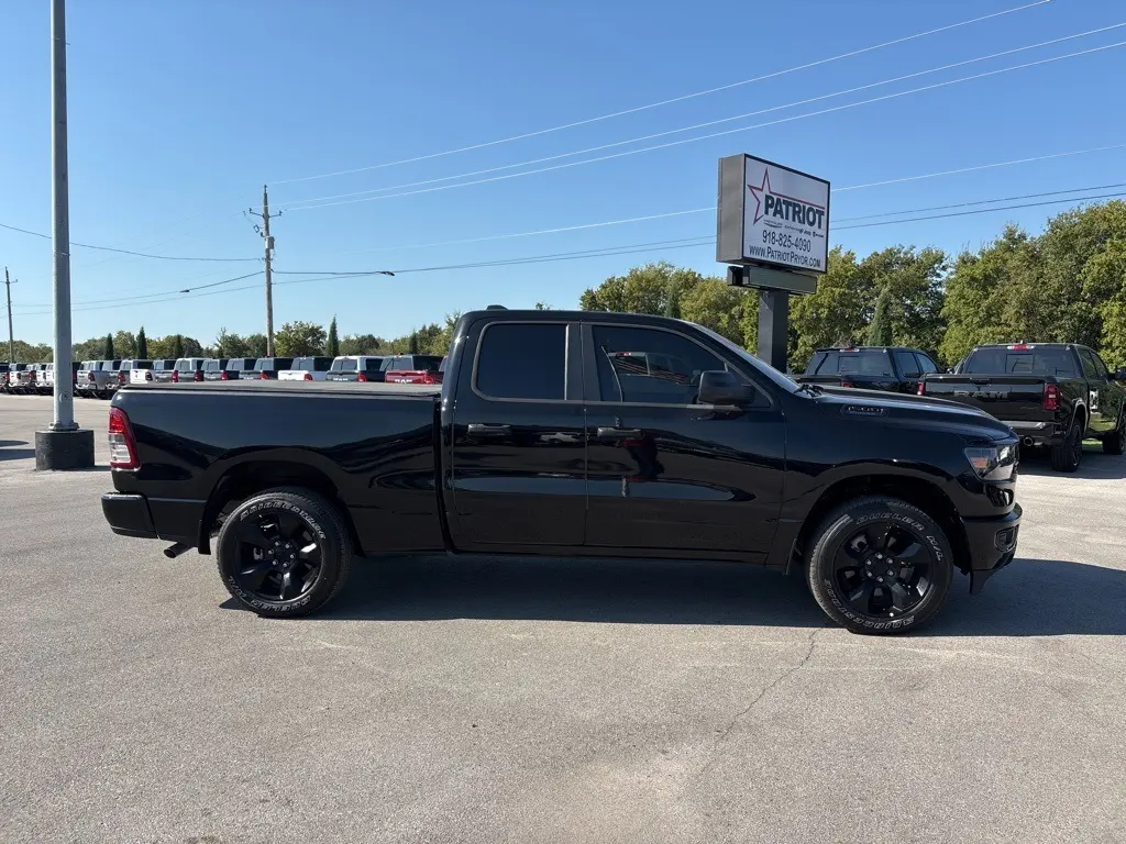 2024 Ram 1500 Tradesman photo 2