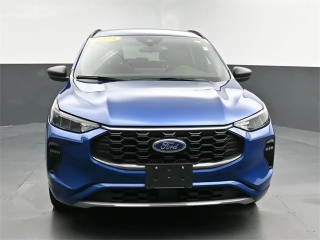 2023 Ford Escape Hybrid ST-Line photo 3