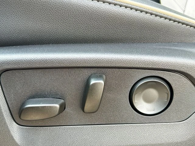 2025 Chevrolet Suburban Premier - Photo 23