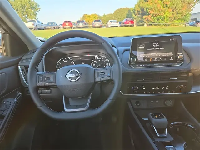 2026 Nissan Rogue SV photo 12