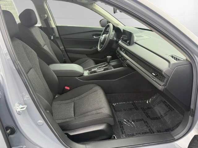 2025 Honda Accord SE - Photo 15