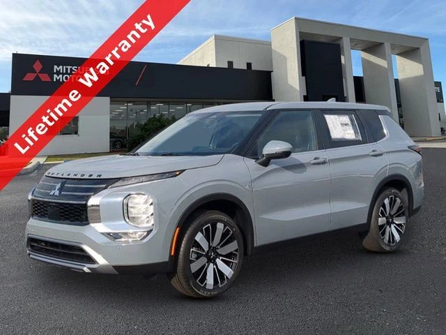 2026 Mitsubishi Outlander SE FWD's photo