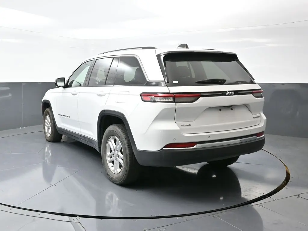 2023 Jeep Grand Cherokee Laredo photo 7