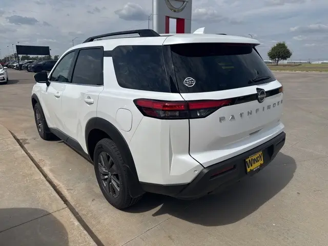 2026 Nissan Rogue SV photo 6