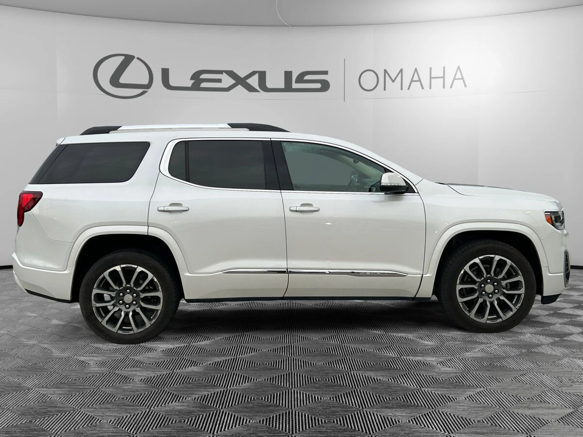 2020 GMC Acadia Denali's photo