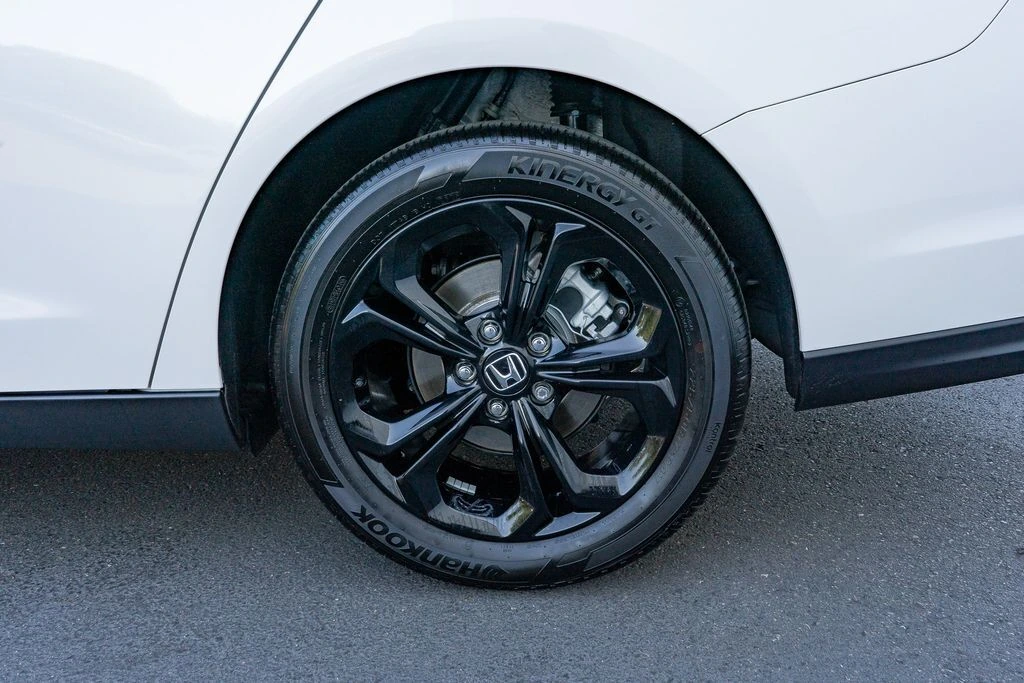 2025 Honda Accord SE - Photo 28